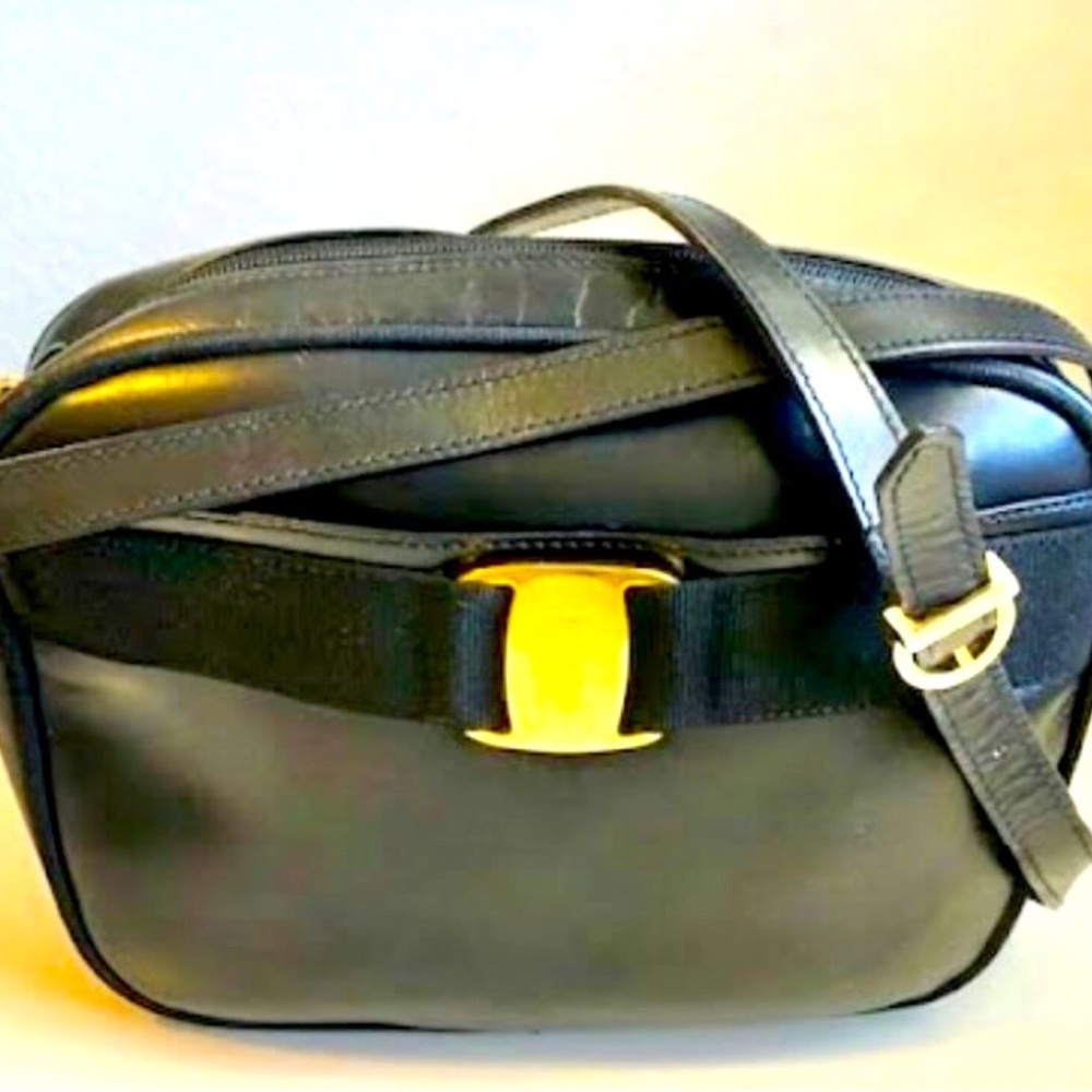 Ferragamo (Authentic) - Picture 3 of 6